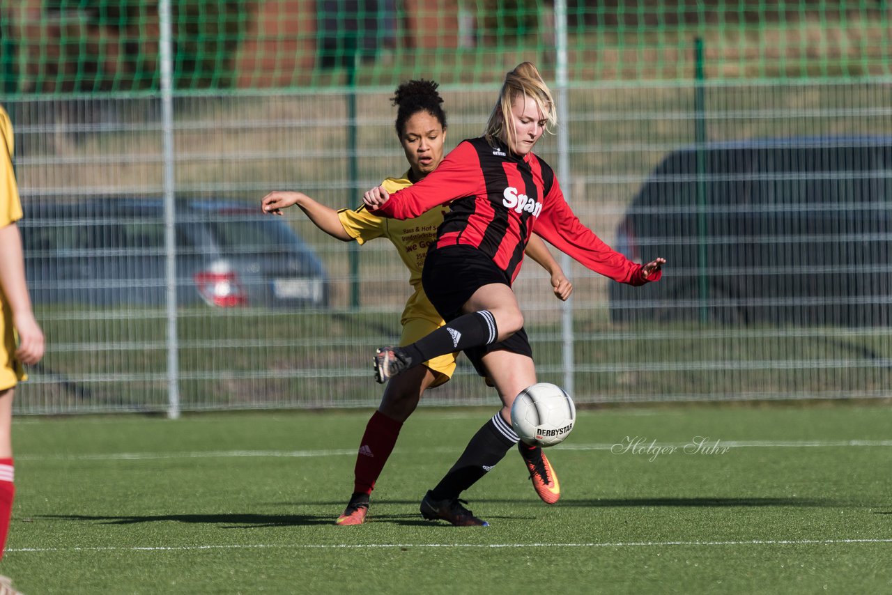 Bild 196 - B-Juniorinnen SG Weststeinburg/Bei - SV Fisia 03 : Ergebnis: 1:2